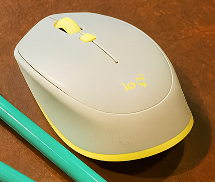 <svg class="eyecatch-svg" viewBox="0 0 192 192" xmlns="http://www.w3.org/2000/svg">
  <!-- 背景 -->
  <rect width="192" height="192" rx="32" ry="32" fill="white" />
  
  <!-- カメラ本体 -->
  <g transform="translate(96, 96)">
    <!-- カメラボディ -->
    <rect x="-40" y="-20" width="80" height="50" rx="6" ry="6" fill="#607D8B" stroke="none" />
    
    <!-- カメラレンズ外枠 -->
    <circle cx="0" cy="5" r="22" fill="#9E9E9E" stroke="none" />
    
    <!-- レンズ -->
    <circle cx="0" cy="5" r="16" fill="#E0E0E0" stroke="none" />
    <circle cx="0" cy="5" r="10" fill="#2196F3" />
    
    <!-- ファインダー突起 -->
    <rect x="-20" y="-30" width="40" height="12" rx="3" ry="3" fill="#607D8B" stroke="none" />
    
    <!-- シャッターボタン -->
    <circle cx="25" cy="-22" r="4" fill="#9E9E9E" stroke="none" />
    
    <!-- 警告マーク（右上に配置） -->
    <g transform="translate(35, -30)">
      <!-- 警告三角形背景 -->
      <circle cx="0" cy="0" r="20" fill="#F44336" />
      
      <!-- 三角形 -->
      <path d="M 0,-10 L 8,8 L -8,8 Z" fill="white" />
      
      <!-- エクスクラメーションマーク -->
      <rect x="-1.5" y="-4" width="3" height="8" rx="1.5" ry="1.5" fill="#F44336" />
      <circle cx="0" cy="6" r="1.8" fill="#F44336" />
    </g>
    
    <!-- AI改変を示す波線エフェクト -->
    <g>
      <path d="M -45,10 Q -40,5 -35,10 T -25,10" stroke="#FF9800" stroke-width="3" fill="none" stroke-linecap="round" />
      <path d="M 35,10 Q 40,15 45,10 T 55,10" stroke="#FF9800" stroke-width="3" fill="none" stroke-linecap="round" />
    </g>
  </g>
</svg>「ちょっと色を直す」<br class="chiilabo-br is-on">つもりでも<br class="chiilabo-br is-on">“捏造”になってしまう生成AIの<br class="chiilabo-br is-on">「画像補正」